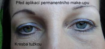 Obočí před aplikací permanentního make-upu
